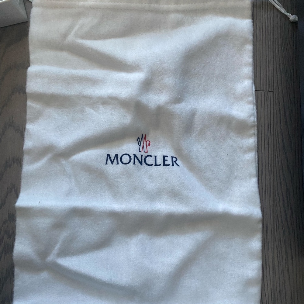 Moncler Basile slides - Picture 12 of 12